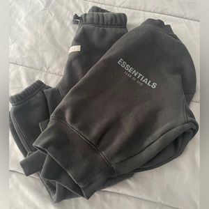 Kids Essentials FEAR OF GOD sweatshirt and pants set